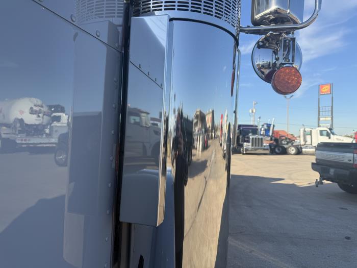 2026 Peterbilt 589-22