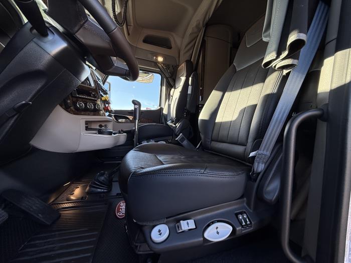 2026 Peterbilt 589-27