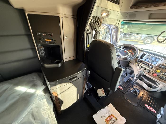 2026 Peterbilt 589-34