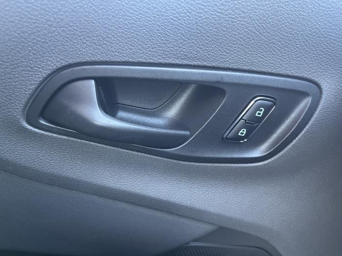 2026 Ford Transit-350-13