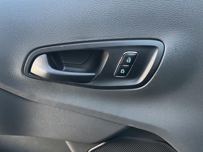 2026 Ford Transit-350-18