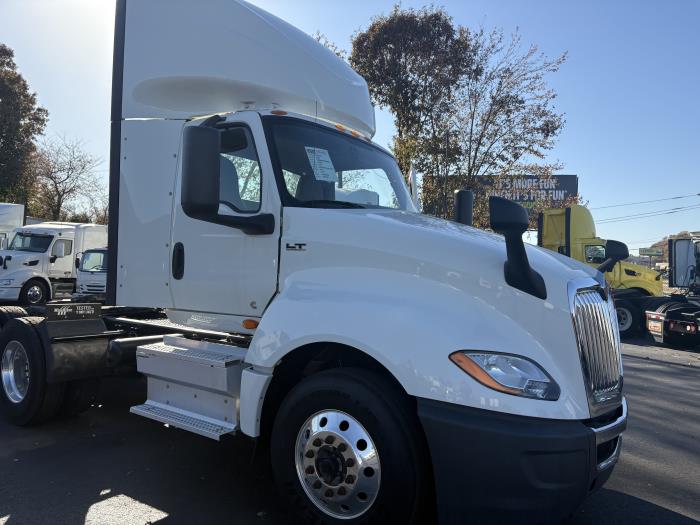 2020 International LT625 LT photo 4