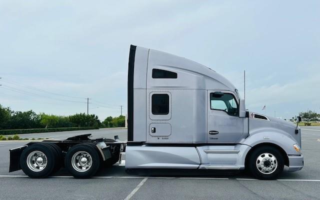 2022 Kenworth T680-4