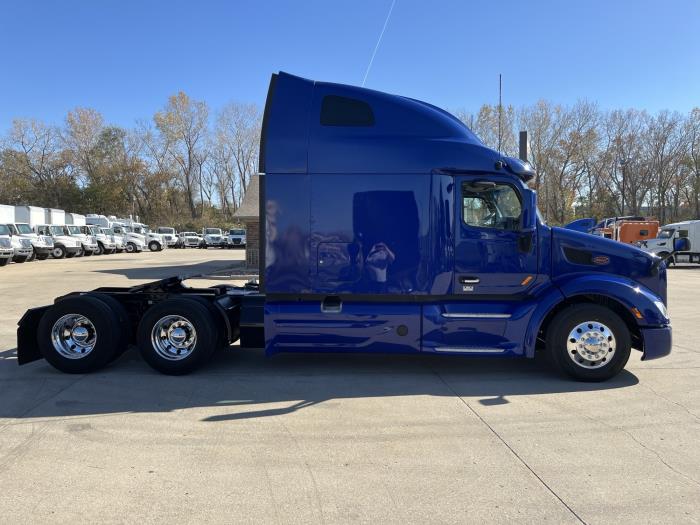 2022 Peterbilt 579-7