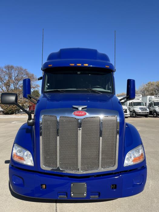 2022 Peterbilt 579-9