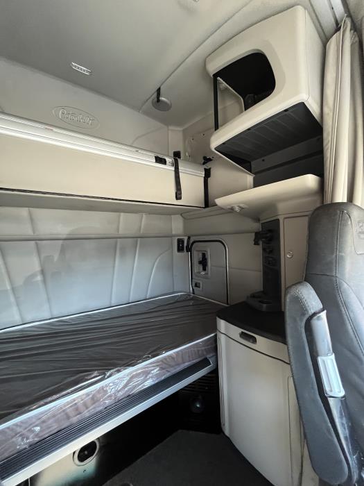 2022 Peterbilt 579-14