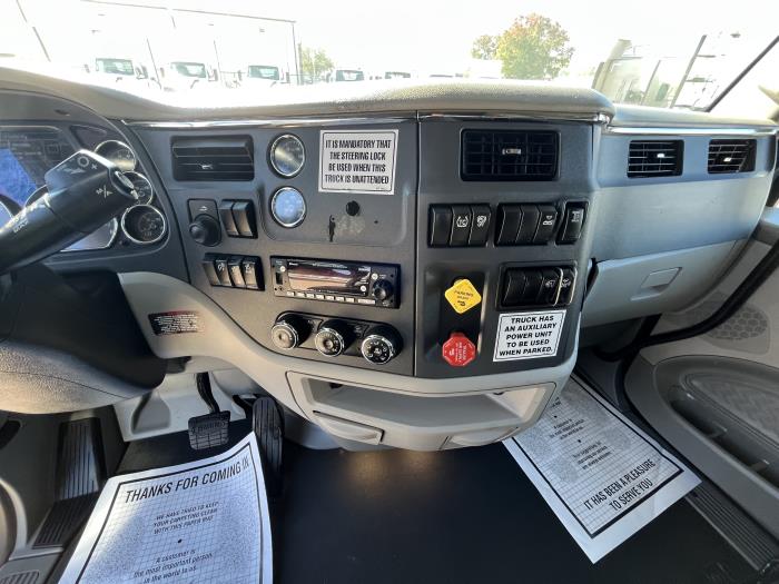 2022 Peterbilt 579-17