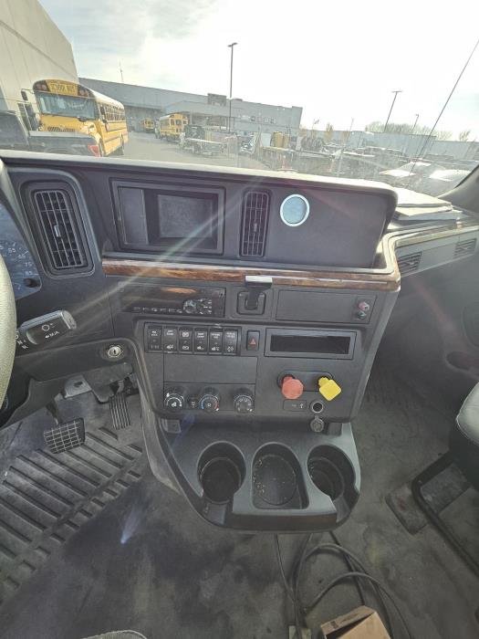 2020 International RH613-8