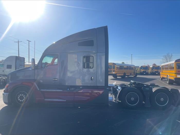 2023 Kenworth T680-4
