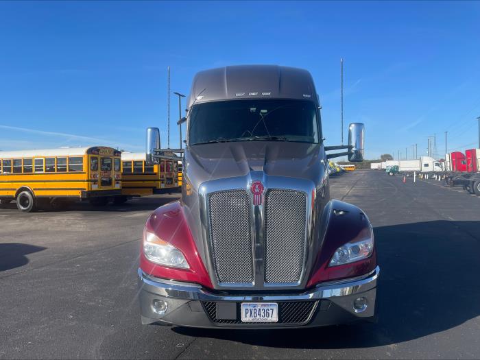 2023 Kenworth T680-2