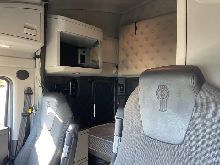 2023 Kenworth T680-19