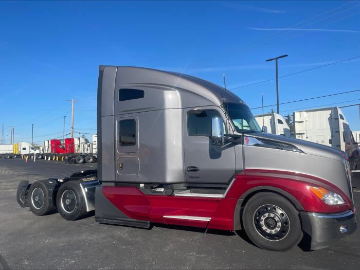 2023 Kenworth T680-8