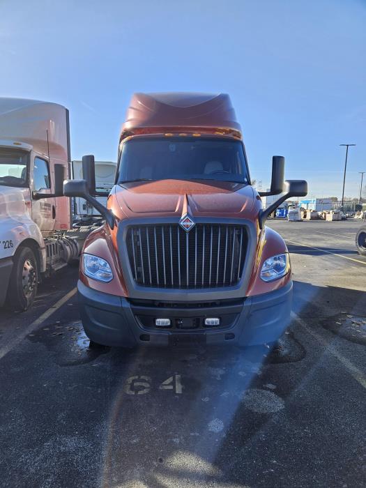 2022 International LT625-4