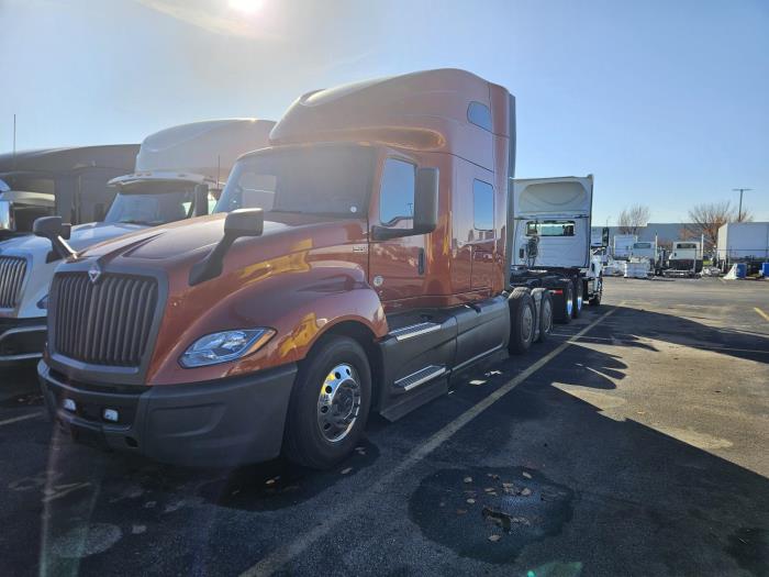 2022 International LT625-6