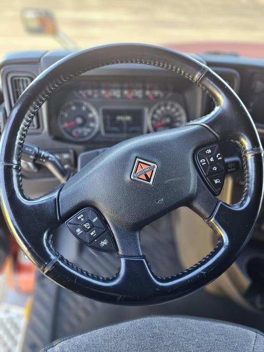 2022 International LT625-12