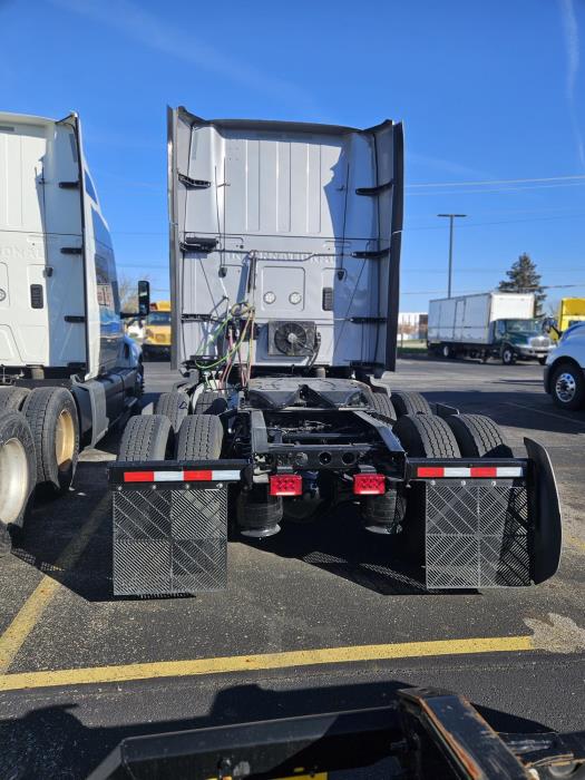 2022 International LT625-6