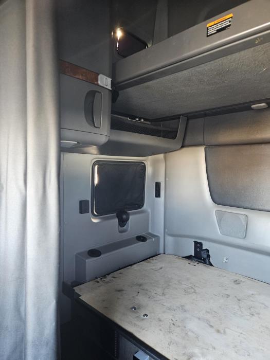 2022 International LT625-10