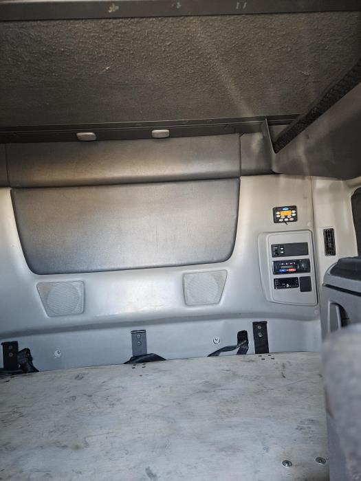 2022 International LT625-11