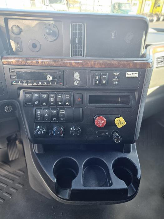 2022 International LT625-12