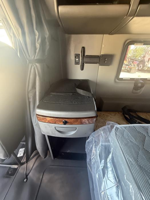 2022 International LT625-8