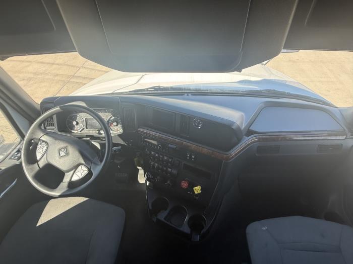 2022 International LT625-10