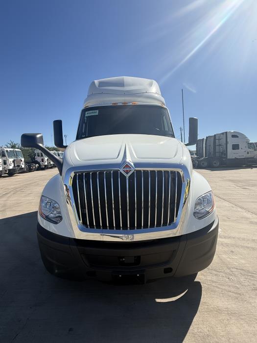 2022 International LT625-6