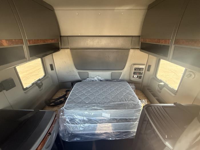 2022 International LT625-7