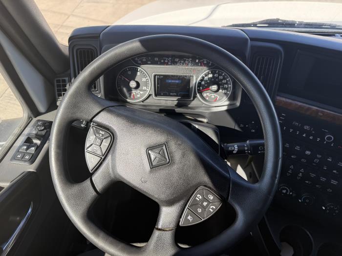 2022 International LT625-12