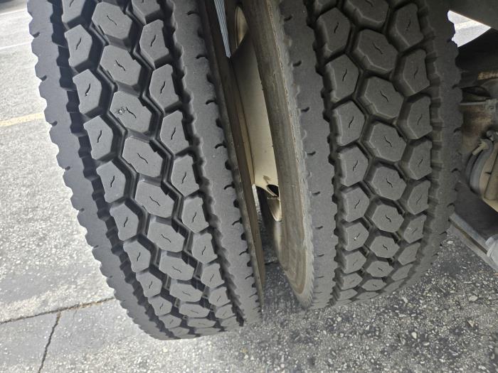 2019 Freightliner Business Class M2 106-4