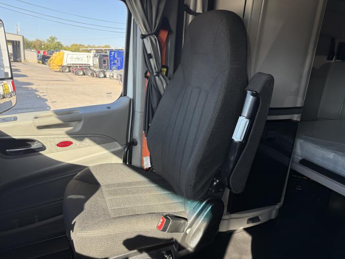 2021 Peterbilt 579-11