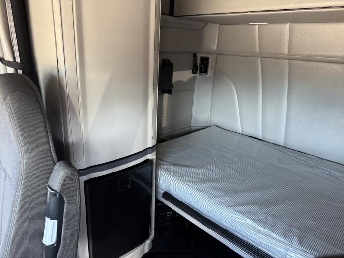 2021 Peterbilt 579-4