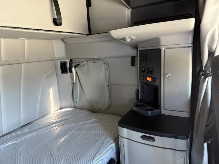 2021 Peterbilt 579-5