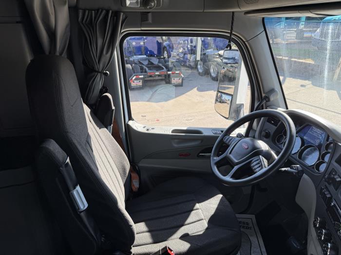 2021 Peterbilt 579-15