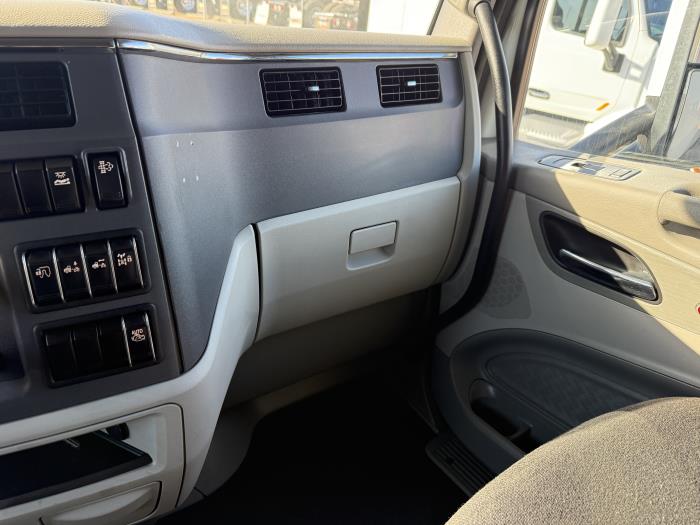 2021 Peterbilt 579-6