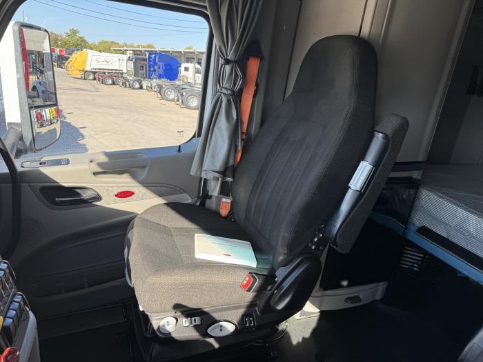 2021 Peterbilt 579-7