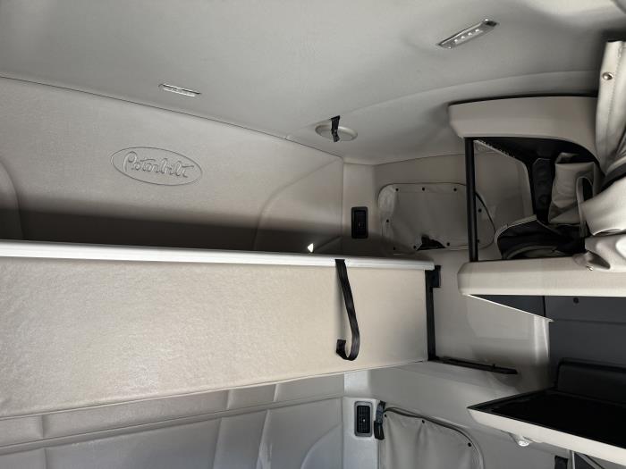 2021 Peterbilt 579-12