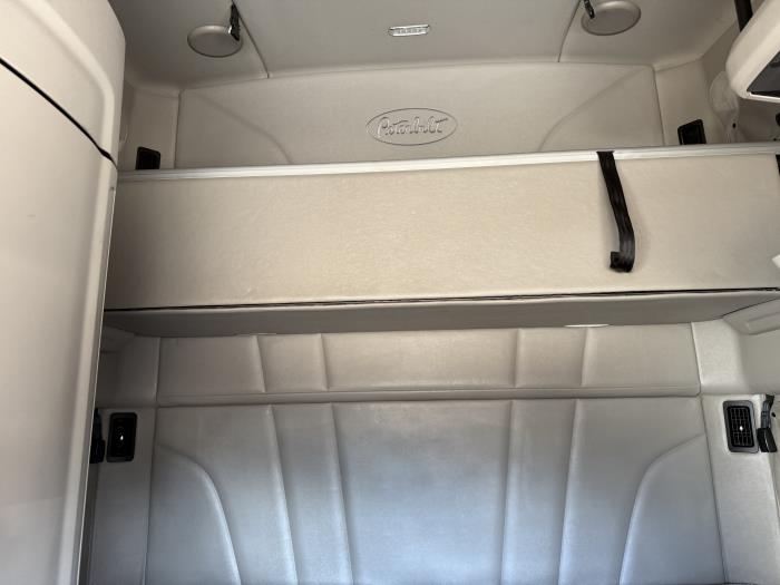 2021 Peterbilt 579-14