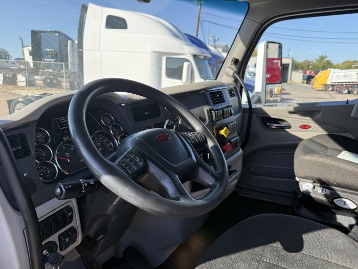 2021 Peterbilt 579-15