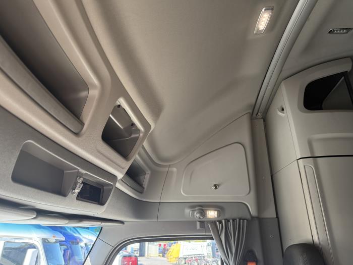 2021 Peterbilt 579-16