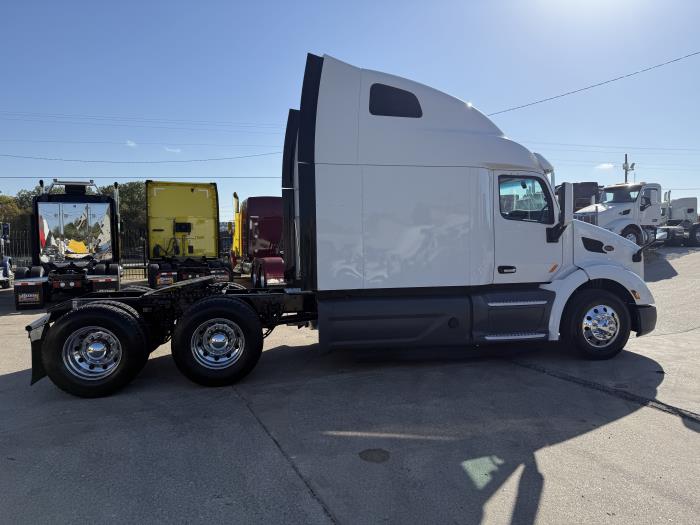 2021 Peterbilt 579-3