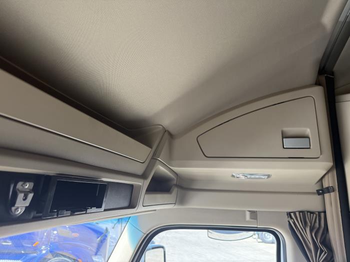 2022 Kenworth T680-9