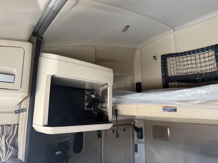 2022 Kenworth T680-10