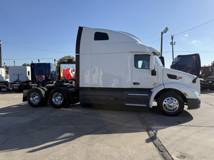 2021 Peterbilt 579 photo 3