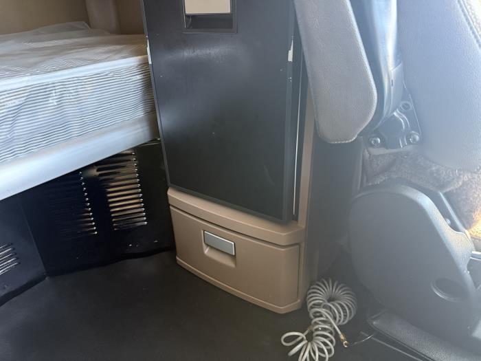 2022 Kenworth T680-15