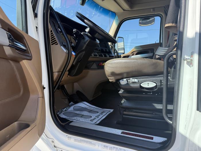 2022 Kenworth T680-18