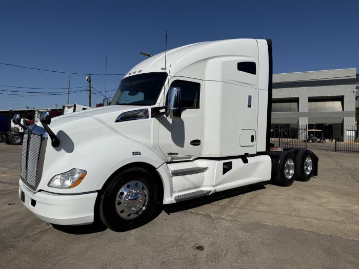 2022 Kenworth T680 photo 2