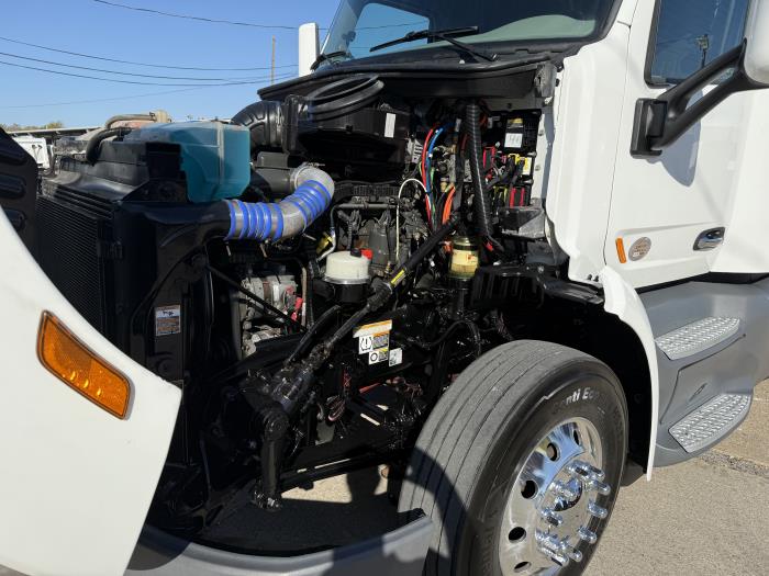 2021 Peterbilt 579-46