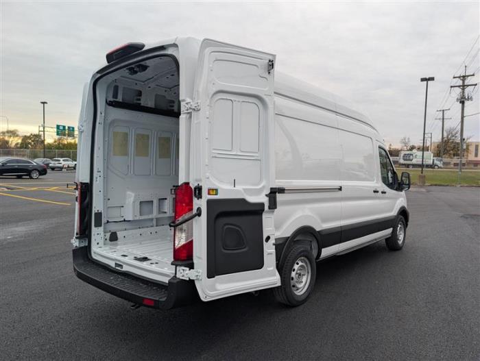 2026 Ford Transit-350-9