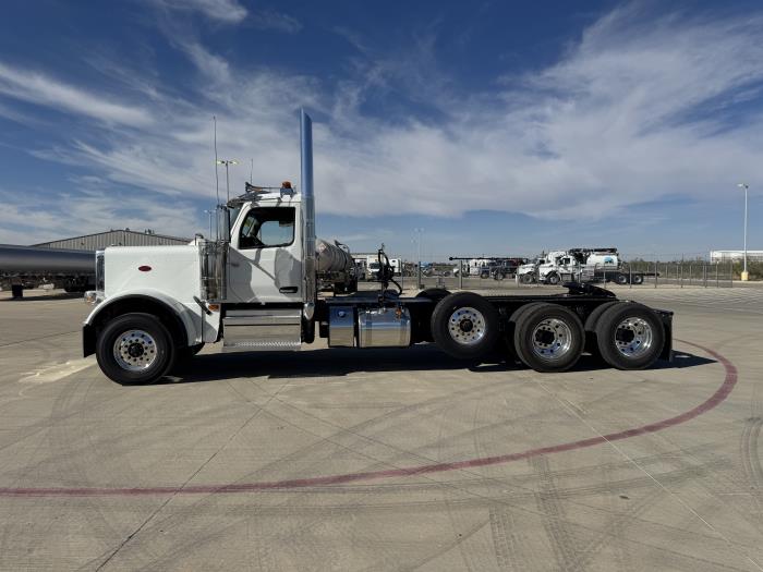 2026 Peterbilt 589-8