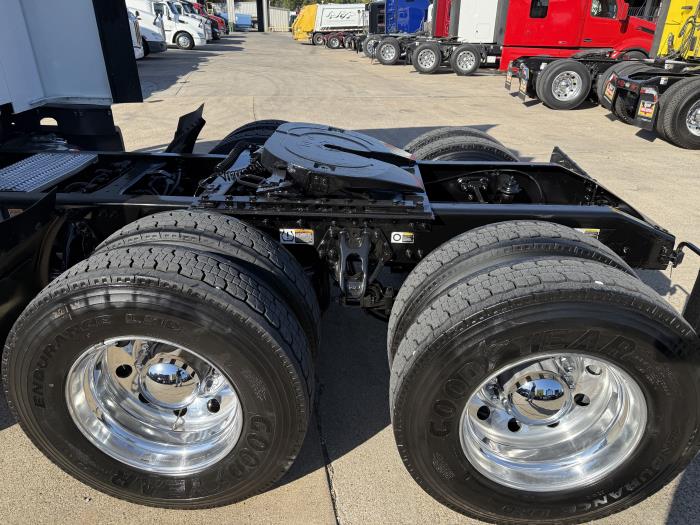 2021 Peterbilt 579-44